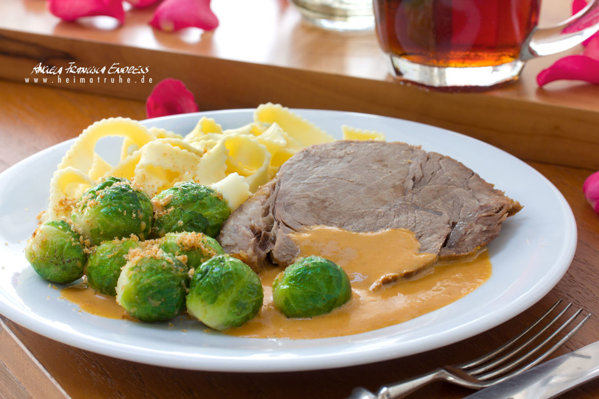 rezept_rinderschmorbraten Rinderschmorbraten mit Biersauce, Bandnudeln und Rosenkohl